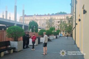 У Дніпрі 15-річний хлопець обікрав чоловіка на вулиці
