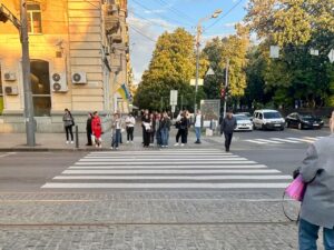 У Дніпрі побачили вперше зебру шириною понад 4-х метри