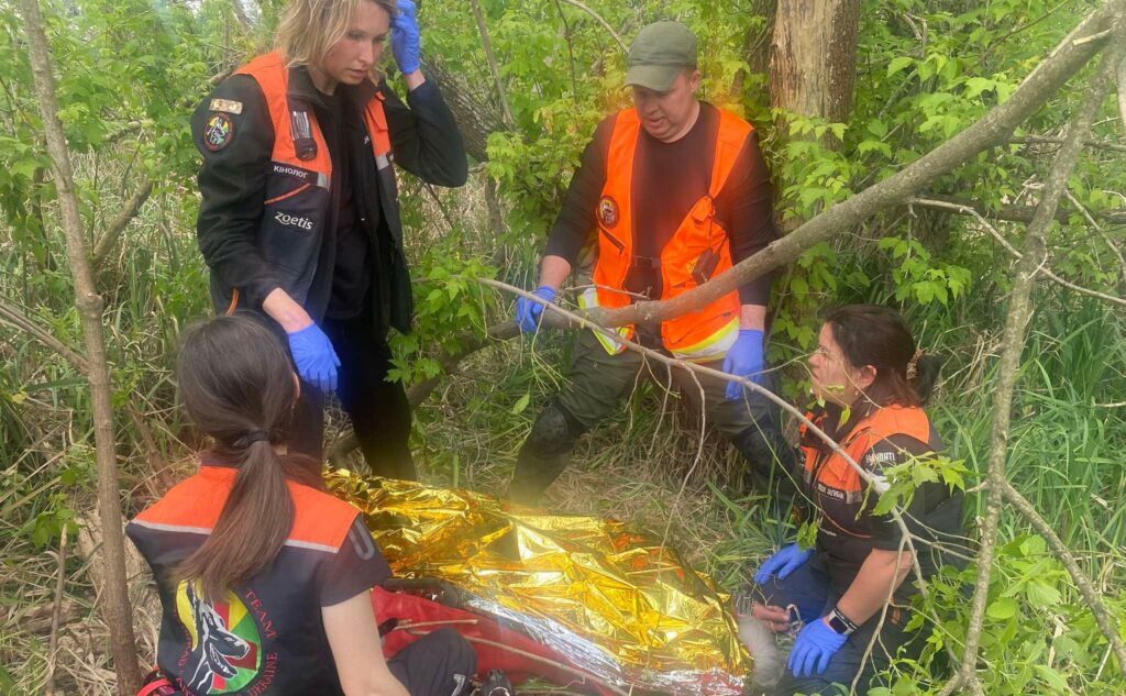 86-річну зниклу пенсіонерку знайшли після доби пошуку в лісосмузі на Дніпропетровщині