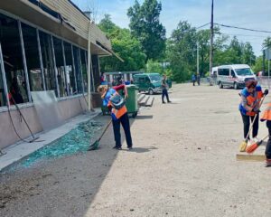 У Дніпрі 25 червня оголошено день жалоби за загиблими. Місто продовжує ліквідовувати наслідки ударів