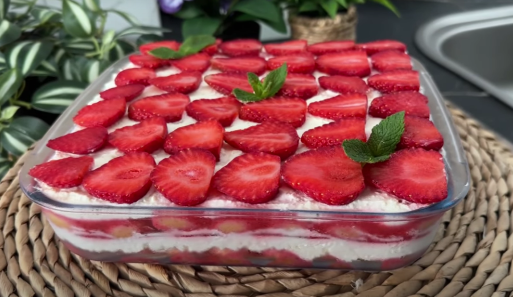 Хіт цього літа –полуничне тірамісу: рецепт Хіт цього літа –полуничне тірамісу: рецепт