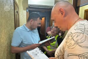 Батько і син-адвокати у Дніпрі пропонували $1 млн за “відмазування” від криміналу та $100 тис. за вбивство свідків