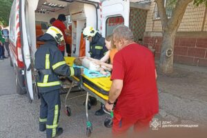 На Дніпропетровщині 2-річна дівчинка випала з вікна