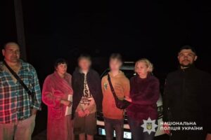 На Дніпропетровщині у лісі розшукали двох підлітків