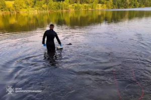 На Дніпропетровщині у воді знайшли потопельника