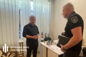 Скандал у Дніпрі: працівник ТЦК підозрюється у незаконному “списанні” 17 чоловіків з обліку