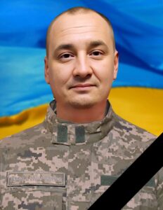 У нього залишилися син та сестра. Загинув Дмитро Сальник з Дніпропетровщини