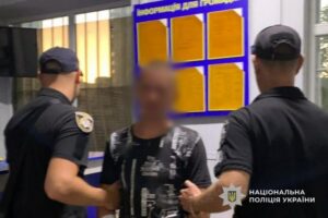 Пограбував біля супермаркету: на Дніпропетровщині затримали 36-річного нападника