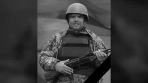 У нього залишилися мати, 2 брати, 5 сестер. Загинув Олексій Самчук з Дніпропетровщини