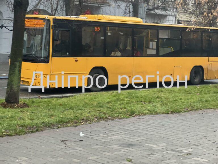 У Дніпрі 23 серпня в центрі міста автобуси курсуватимуть за зміненим маршрутом