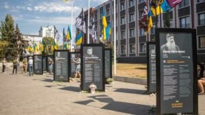 У Дніпрі звернулись до родин та друзів загиблих захисників