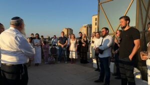 У Дніпрі єврейська громада на даху “Менори” відсвяткувала завершення 5785 року