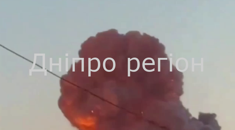 Масована ворожа атака по Дніпру. Місто накрив чорний дим