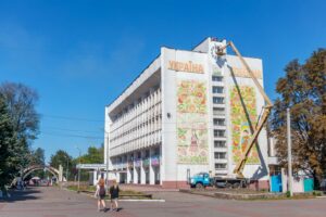 На Дніпропетровщині відремонтували головний годинник міста, який не працював 30 років