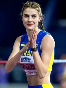 Дніпрянка Ярослава Магучіх з першої спроби подолала висоту 1,92 м і вийшла у фінал