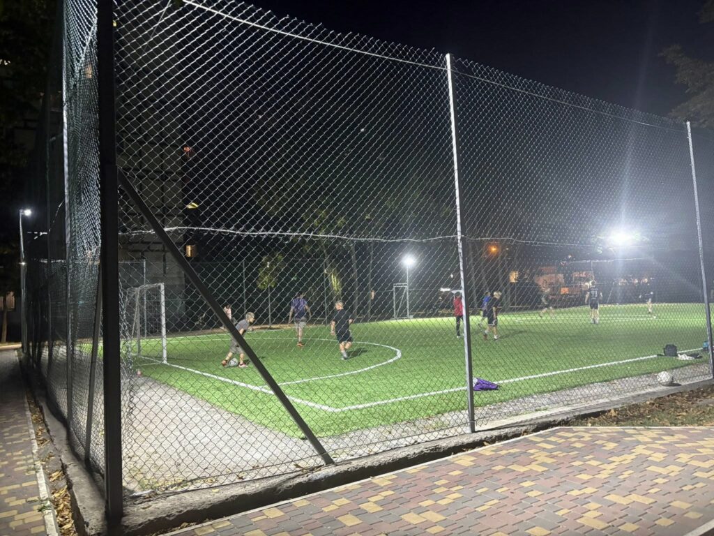 Футбольний прорив: Дніпро відновило популярну локацію у сквері Янгеля