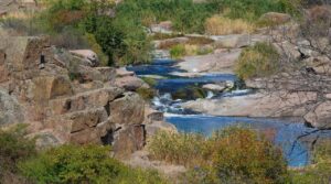 На Дніпропетровщині унікальний природний водоспад тішить відвідувачів