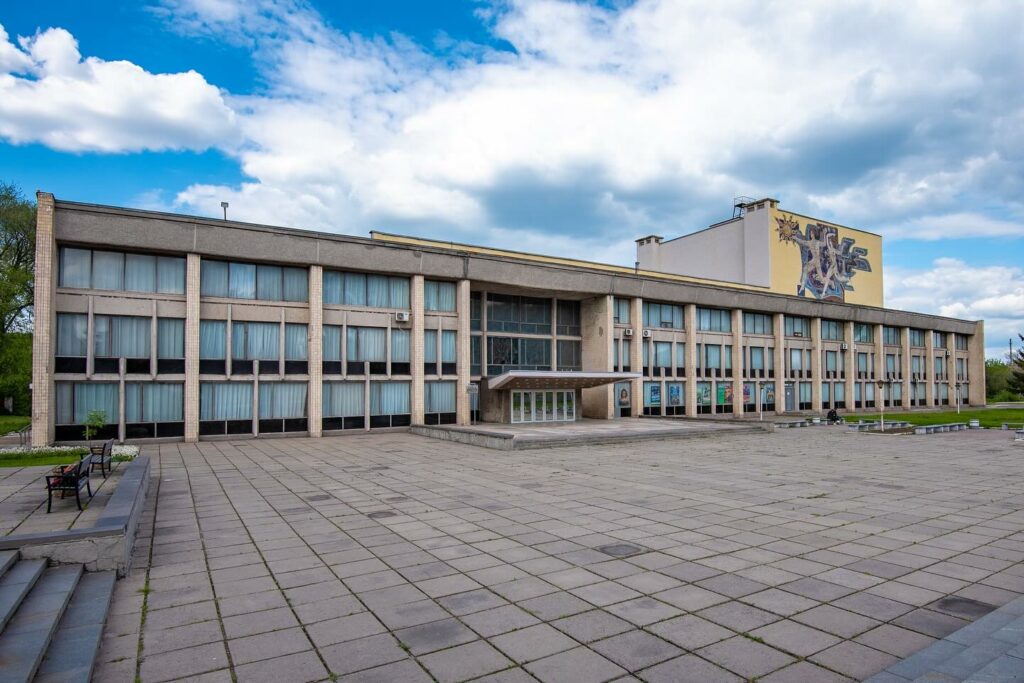 У Кам’янському пропонують передати ПК «Хімік» у комунальну власність: мер звернувся до «ДніпроАзот» У Кам’янському пропонують передати ПК «Хімік» у комунальну власність: мер звернувся до «ДніпроАзот»