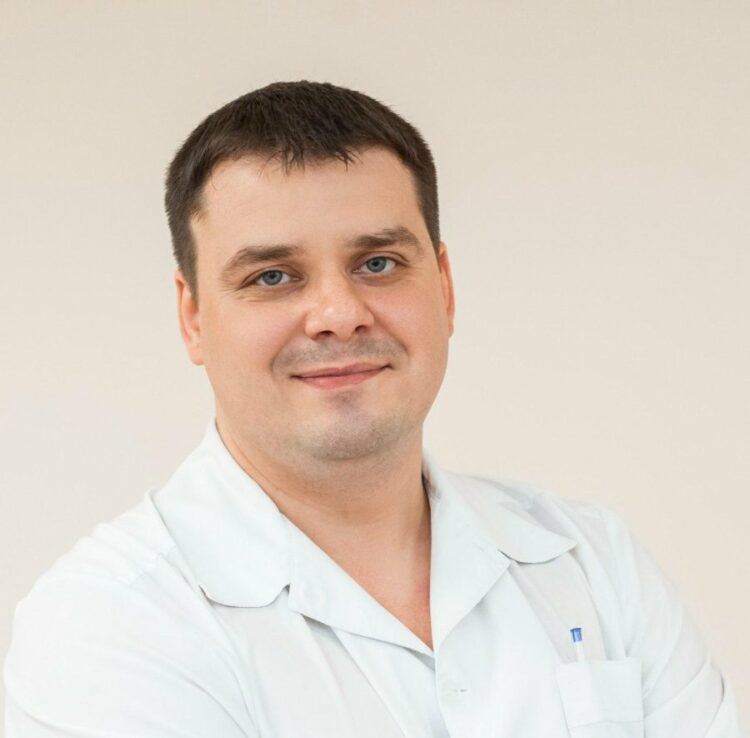 завідувач відділенням лікар-онколог - Сергій Приходько.