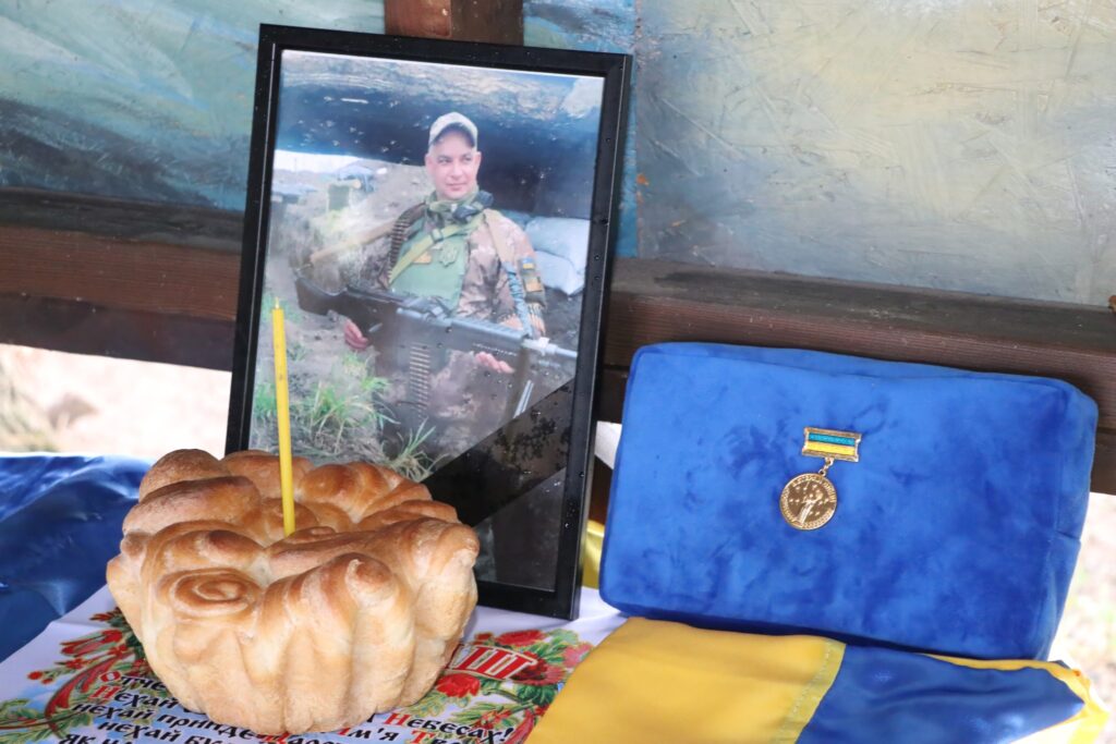 Мав позивний “Француз”. В останню путь провели Андрія Павлюка з Нікополя