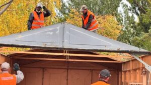 У Дніпрі демонтують гаражі. Де вже знесли
