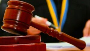 Колишньому судді на Дніпропетровщині оголосили підозру у хабарництві