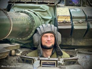 Батьки, син, дружина більше його не обіймуть. Героєм повернувся додому павлоградець Лобанов Олексій