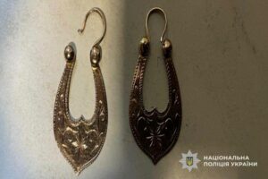 На Дніпропетровщині чоловік зняв золоті сережки з пенсіонерки
