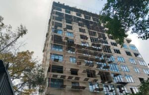 Недобудову у Дніпрі перетворять на житло для ВПО
