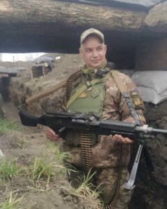 У нього залишилися дружина та сини. У бою віддав життя Андрій Павлюк з Дніпропетровщини