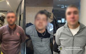 Тримали у підвалі, катували паяльником, вимагали 500 тис. доларів: у Кривому Розі затримали викрадачів