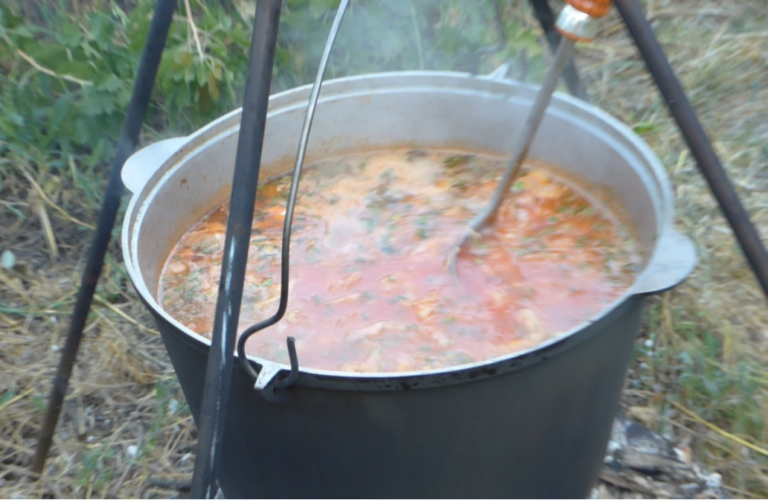 У Дніпрі встановлять рекорд України: зварять понад 1 200 порцій благодійного борщу