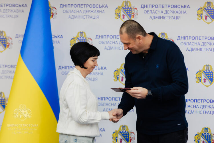 22 мешканки Дніпропетровщини отримали звання «Мати–героїня»