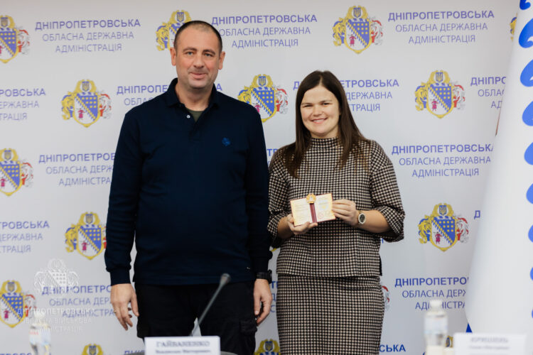 22 мешканки Дніпропетровщини отримали звання «Мати–героїня»