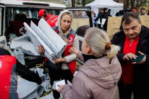 Масована атака по Дніпру. З’явились фото з епіцентру удару