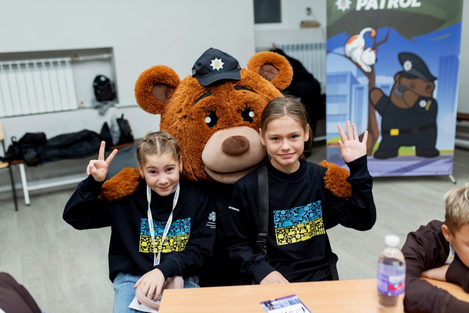 Інтерпайп і поліцейські зробити профорієнтацію школярів крутою