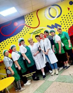 У Дніпрі кухарі гімназії готують для дітей ночами