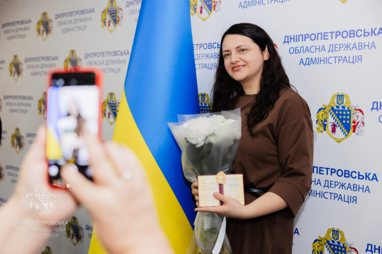 22 мешканки Дніпропетровщини отримали звання «Мати–героїня»
