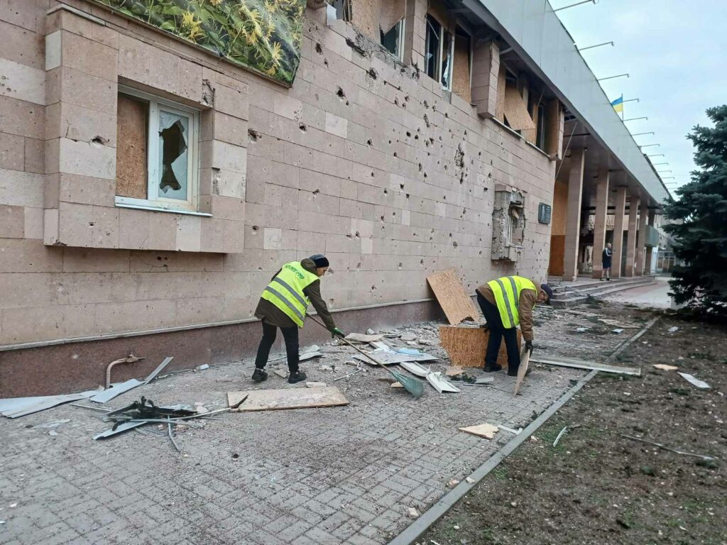 Куди звертатись по допомогу мешканцям Нікополя, які постраждали від обстрілів