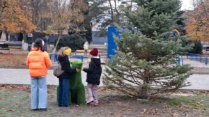 На Дніпропетровщині захисник створив казковий куточок для дітей