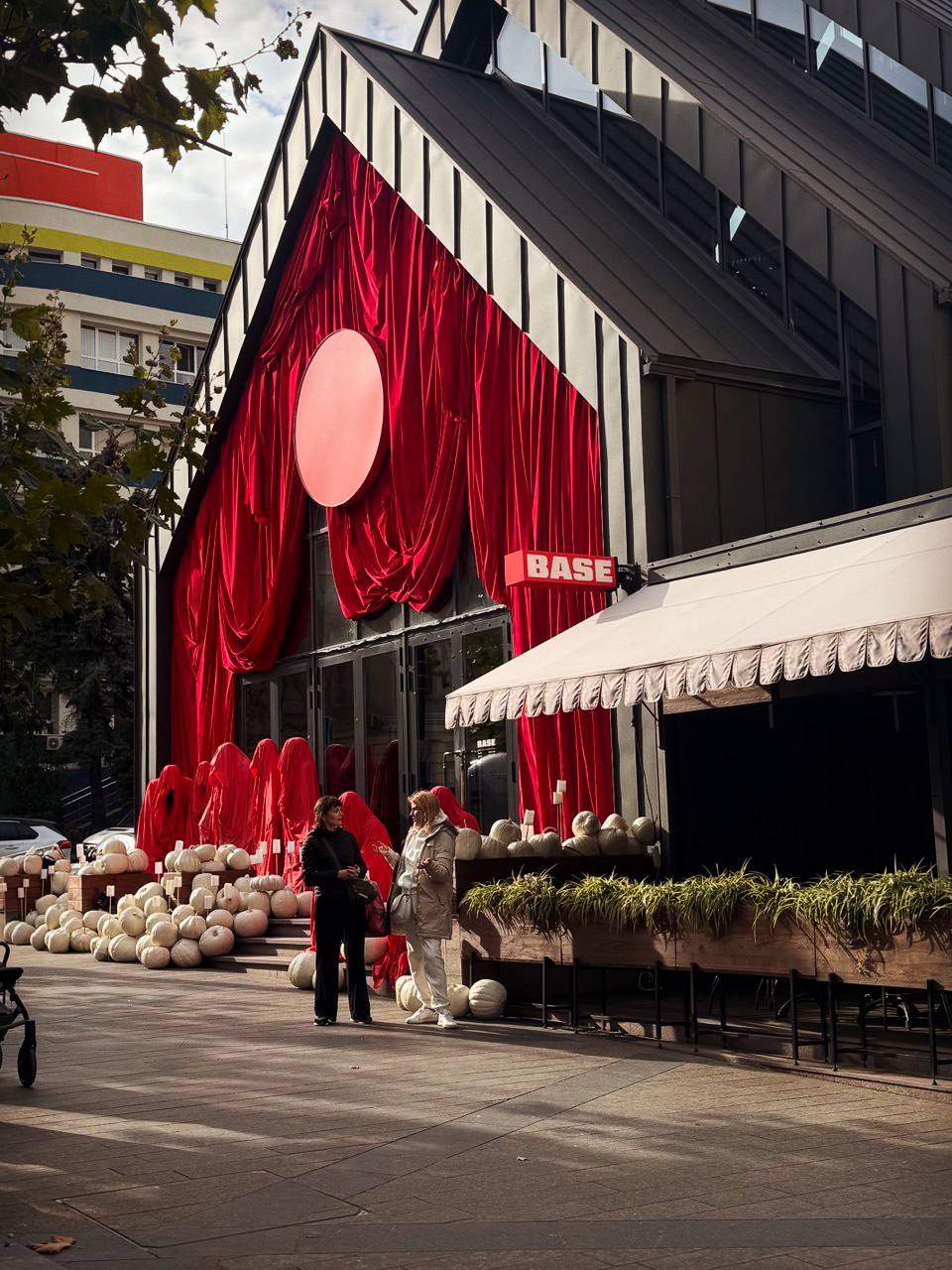 Осінній Дніпро у кадрі: ФОТО