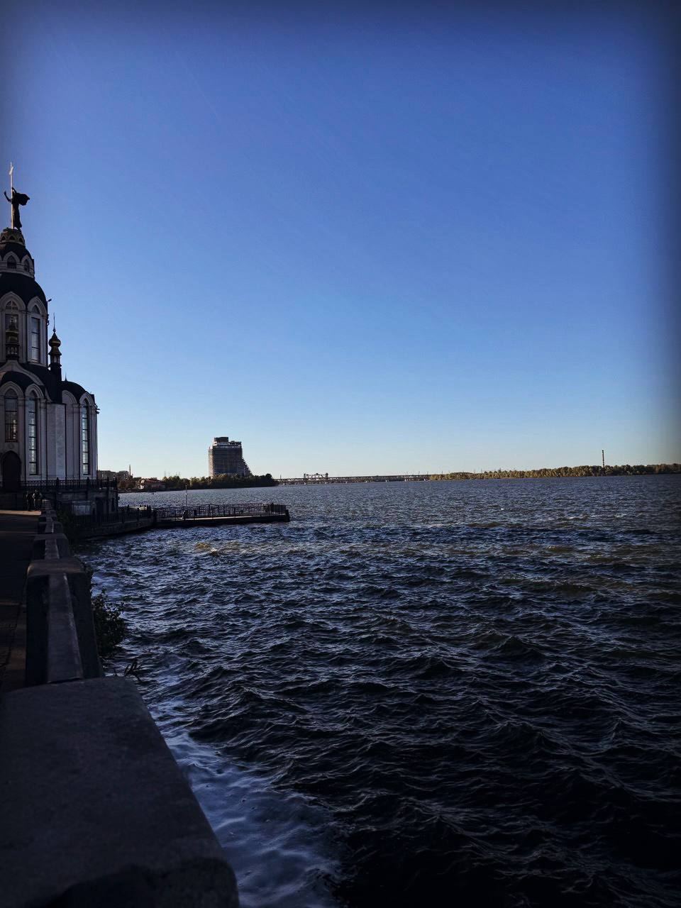 Осінній Дніпро у кадрі: ФОТО