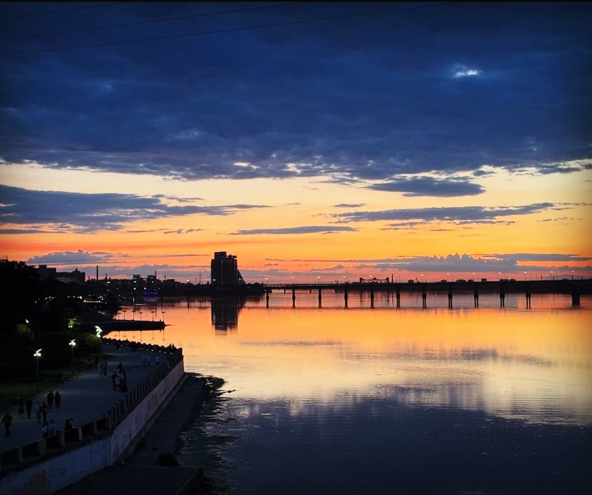 Осінній Дніпро у кадрі: ФОТО