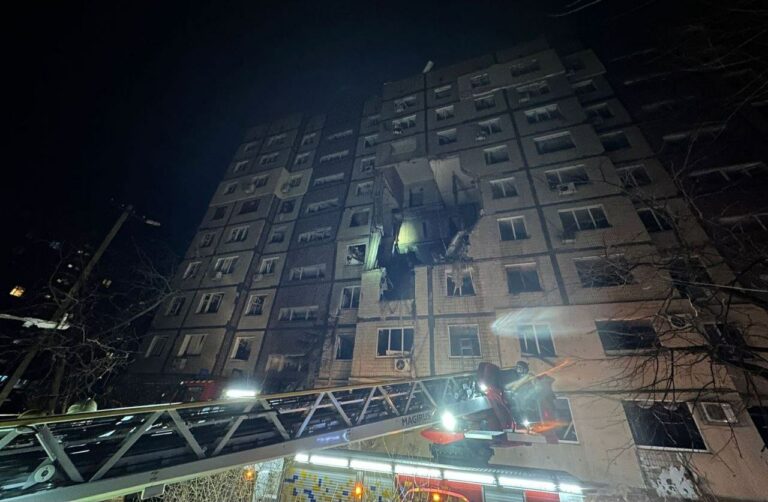 Масована атака по Дніпру та області ракетами та дронами: ситуація на ранок 8 листопада (ФОТО)