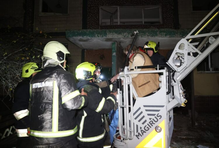 Масована атака по Дніпру та області ракетами та дронами: ситуація на ранок 8 листопада (ФОТО)