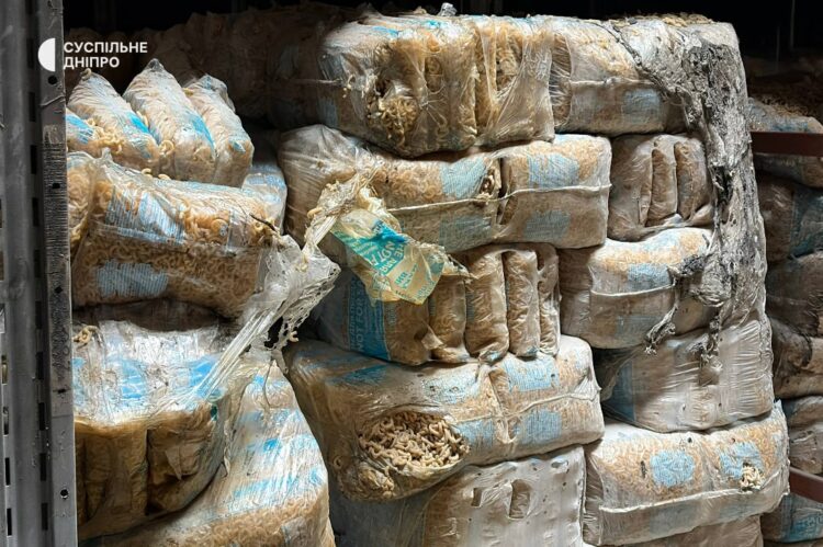 Армія рф атакуала харчовий склад у Дніпрі: ФОТО