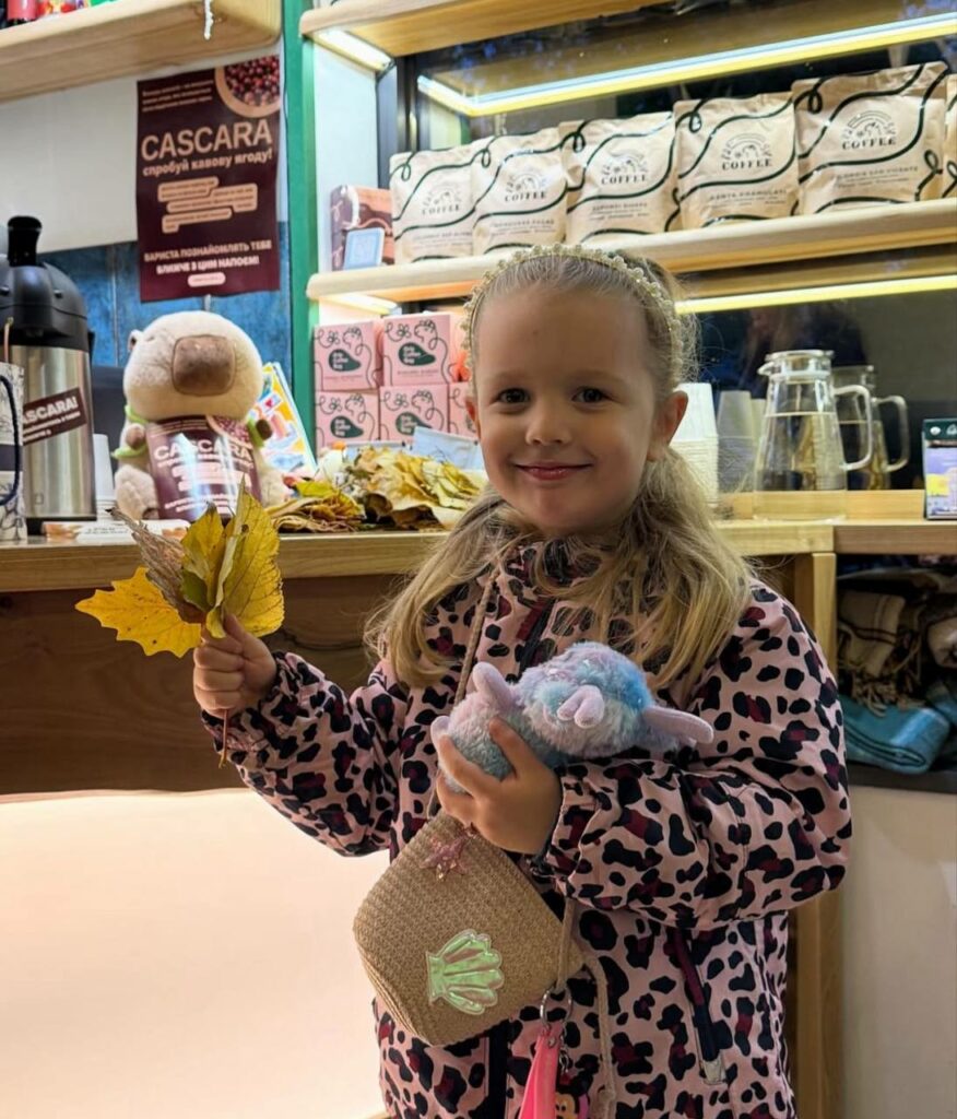 На Дніпропетровщині у кав’ярні діти можуть обміняти осіннє листя на напої На Дніпропетровщині у кав’ярні діти можуть обміняти осіннє листя на напої