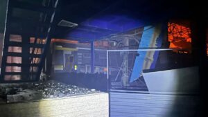 Ворожий удар по Дніпру. Пошкоджений вокзал, поїзди