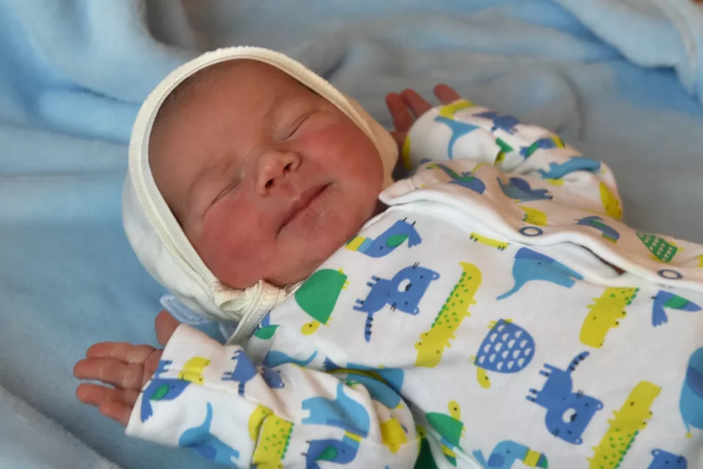 Стрімки пологи: на Дніпропетровщині жінка народила в санітарному автомобілі