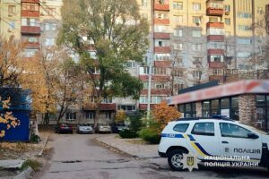У Дніпрі затримали чоловіка, який пограбував жінку біля банкомату